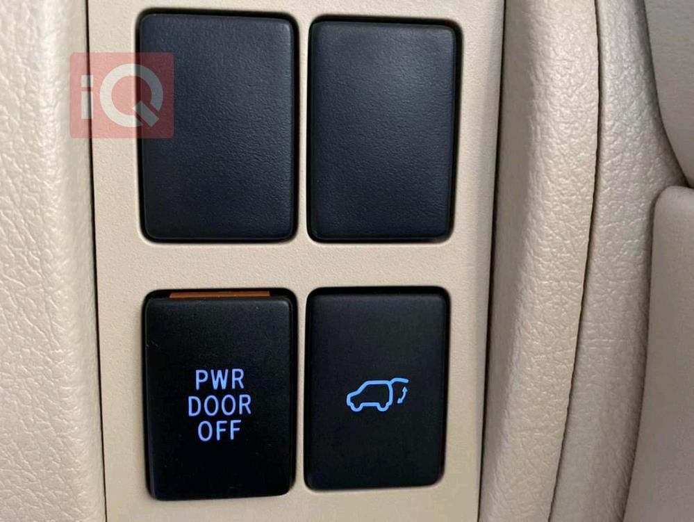 تۆیۆتا لاند کروزەر